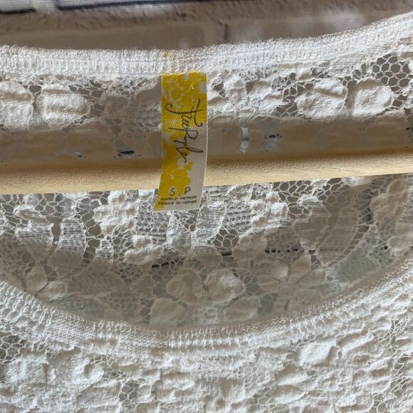 Free People Dark Bloom Lace Open Back Top Size S - Picture 4 of 6